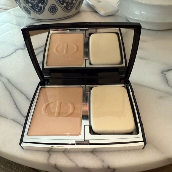 NWT Dior FOREVER NATURAL VELVET foundation 
⭐️2W warm - Picture 5 of 6